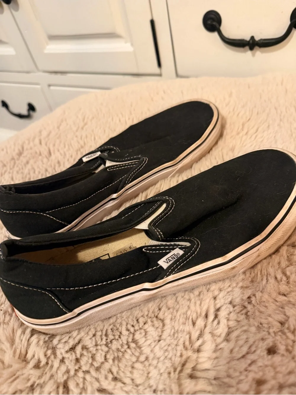 Vans - Picture 1 of 7
